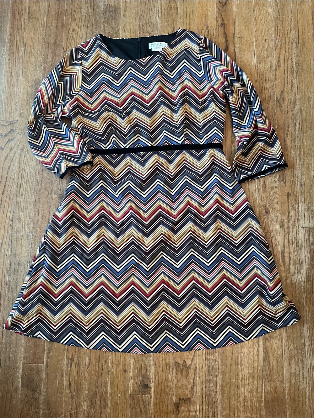 Molly Bracken Size Large Chevron Midi Dress in Black, Cream, Gold & Red